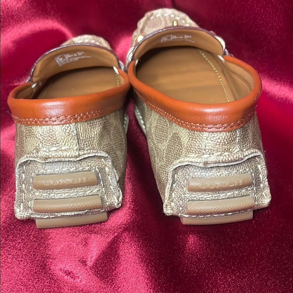 Coach Women's Beige Loafers 6.5 37 - Picture 4 of 10